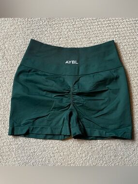 AYBL Seamless High-Waist Scrunch Bike Shorts - Forest Green